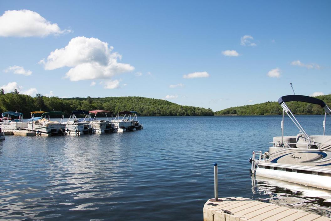 Big Boulder Lake Retreat- Summer Lake & Winter Ski Lake Harmony Exterior photo